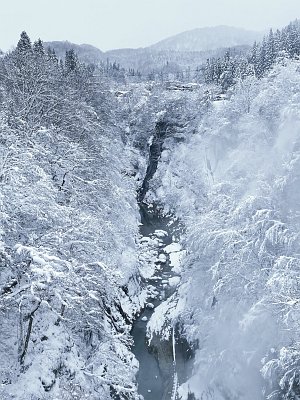 小安峡の冬景色